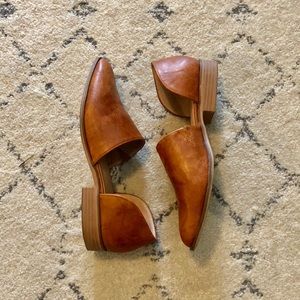 GENTLY WORN adorable flats
